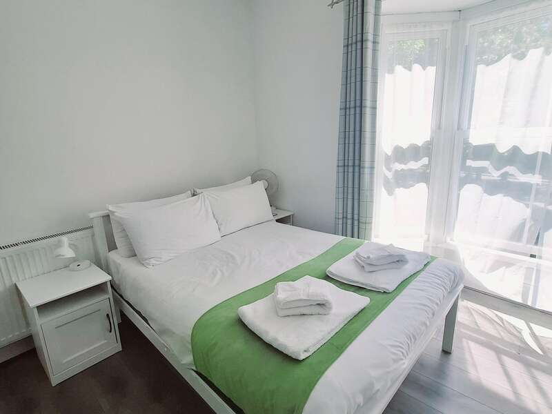 Double En-suite Room (inc. Breakfast) Standard Rate