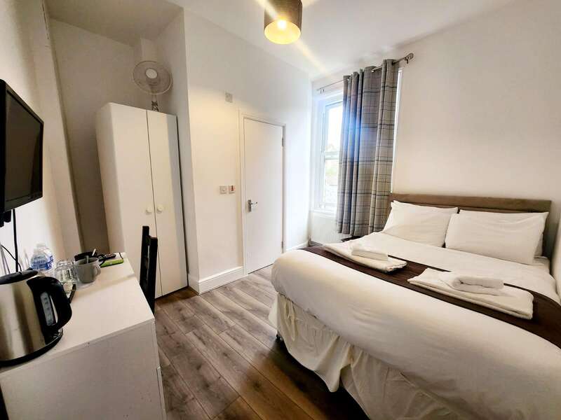 Double En-suite Room (inc. Breakfast)